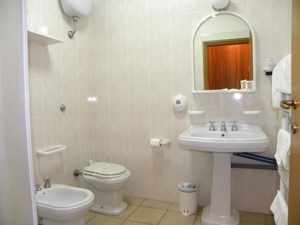 Alba Sporting Hotel Rocca di Mezzo Bilik gambar